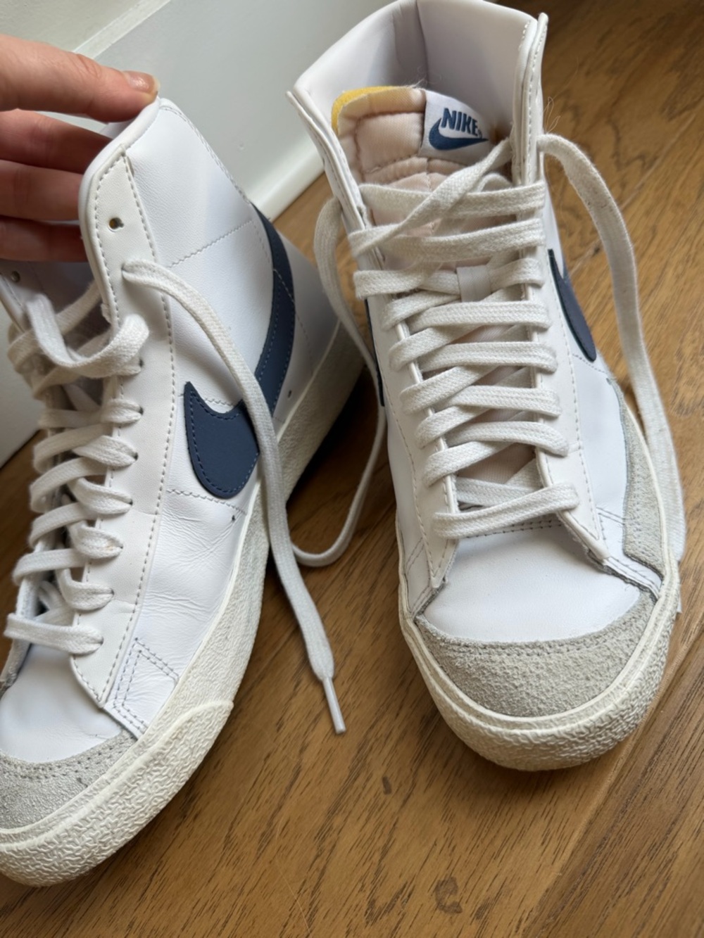Nike blue and white trainers - Picture 4 of 6